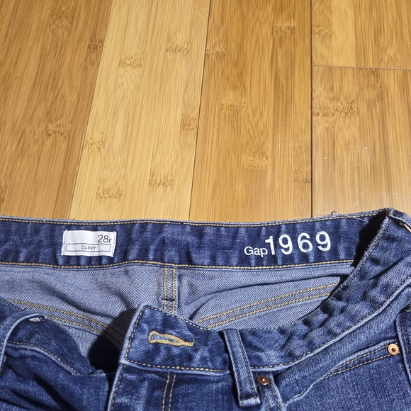 GAP Women's Flare Jeans in Classic Blue - Picture 4 of 8